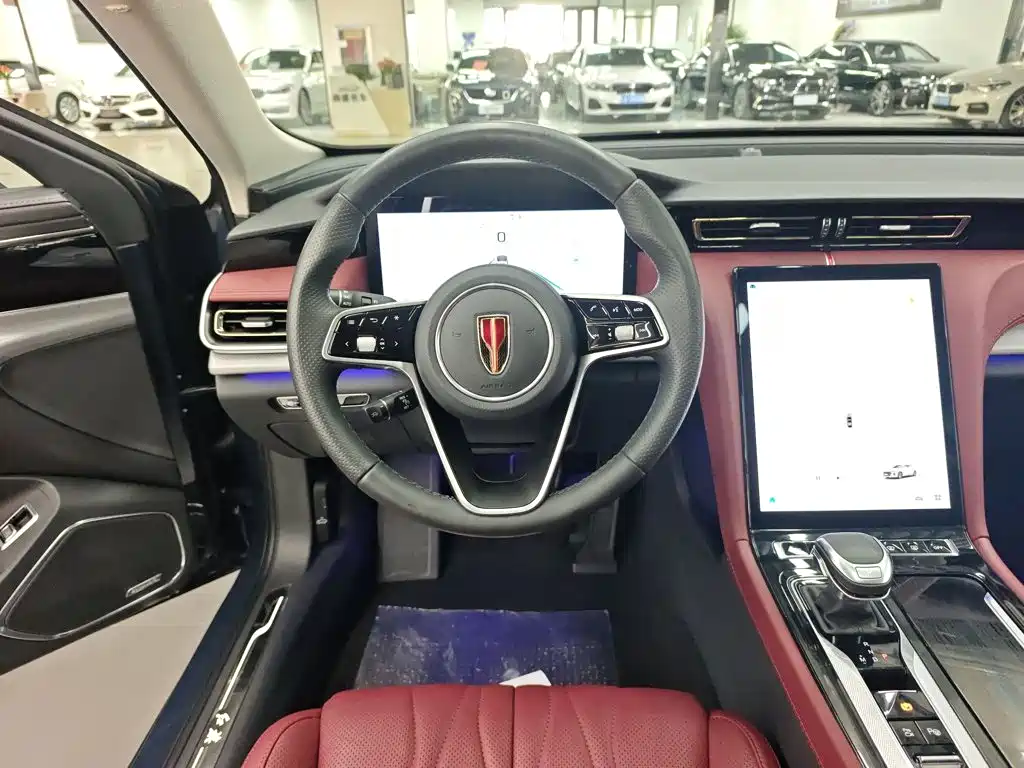 Hongqi H5 2024 2.0T AT