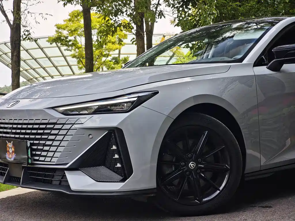 Changan UNI-V iDD — миниатюра 6