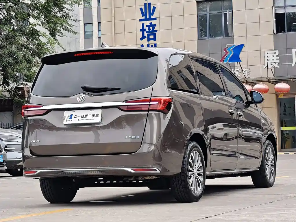 Buick GL8 — миниатюра 7