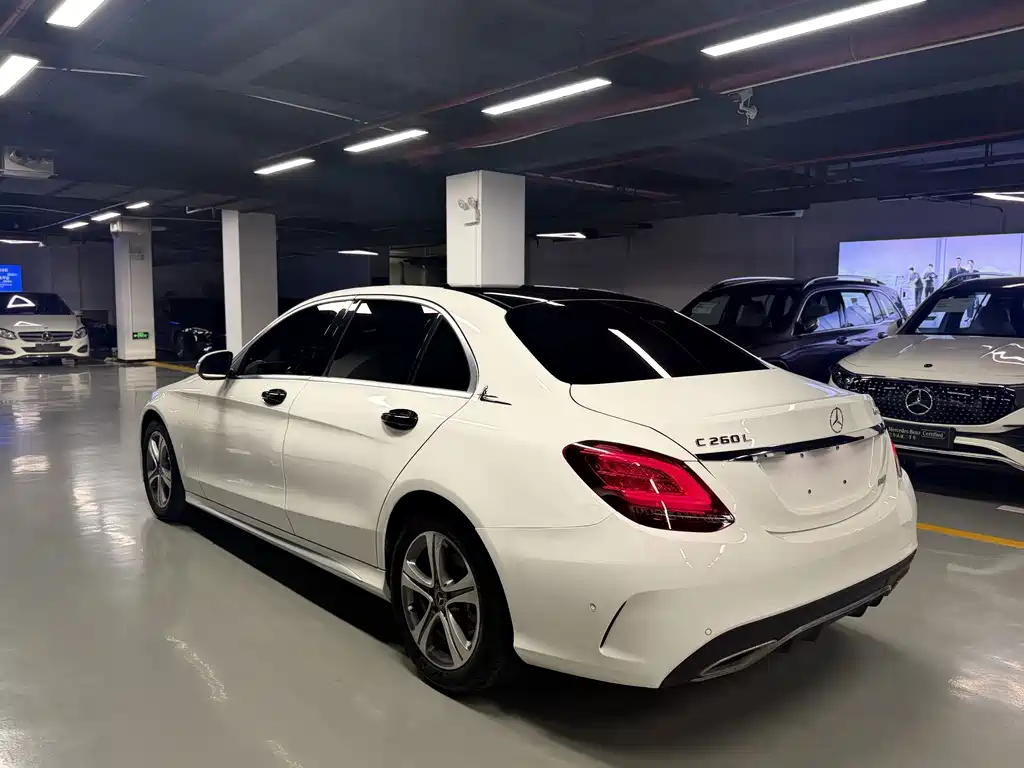 Mercedes-Benz C-Class — миниатюра 7