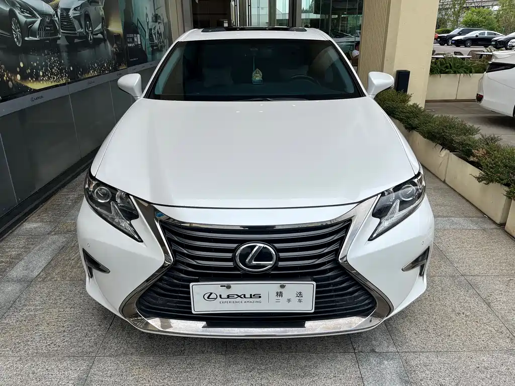 Lexus ES 2016 200 Midnight