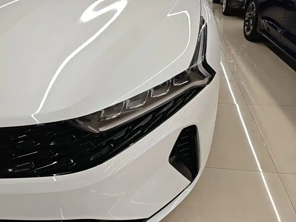 Kia K5 — миниатюра 24