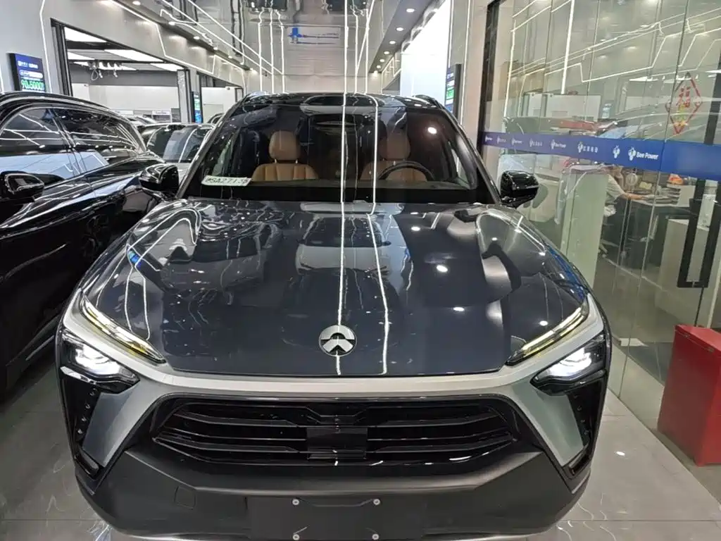 NIO ES8 2020 415KM мест