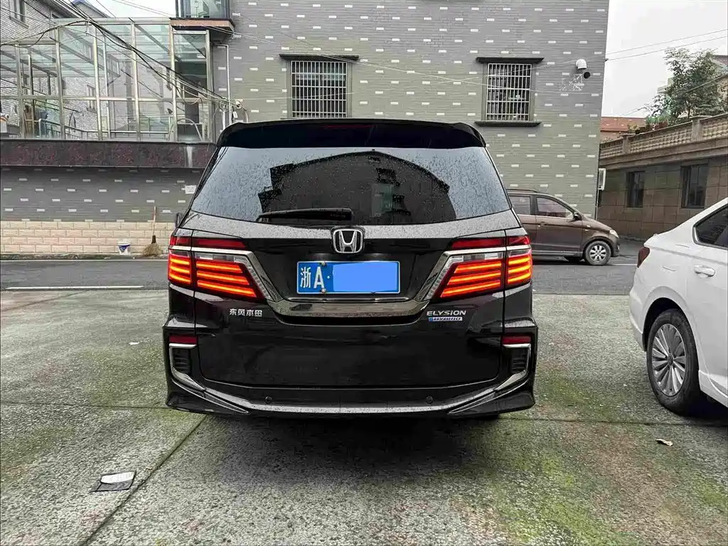 Honda Elysion — миниатюра 3