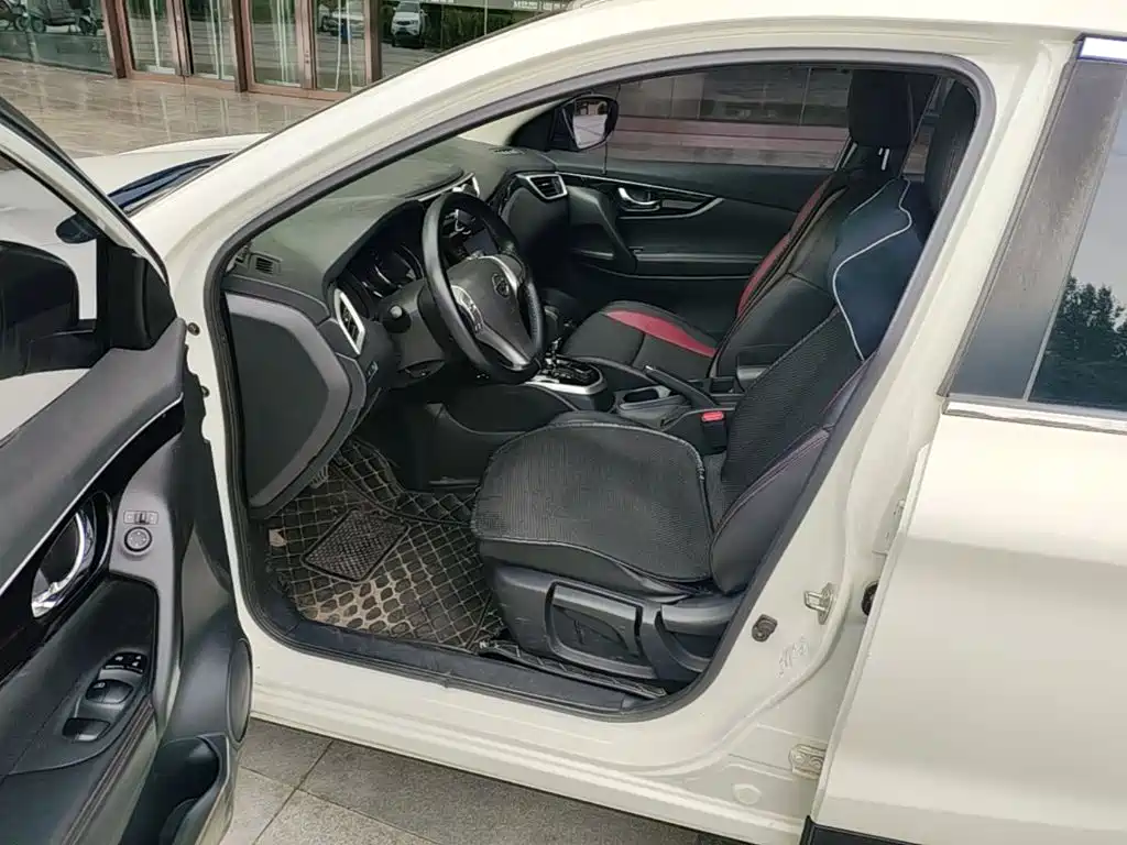Nissan Qashqai — миниатюра 12