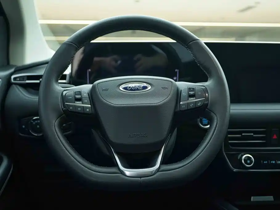 Ford Edge — миниатюра 17