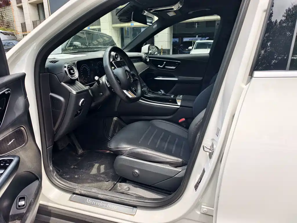 Mercedes-Benz GLC 2023 GLC 260 L 4MATIC 5 мест