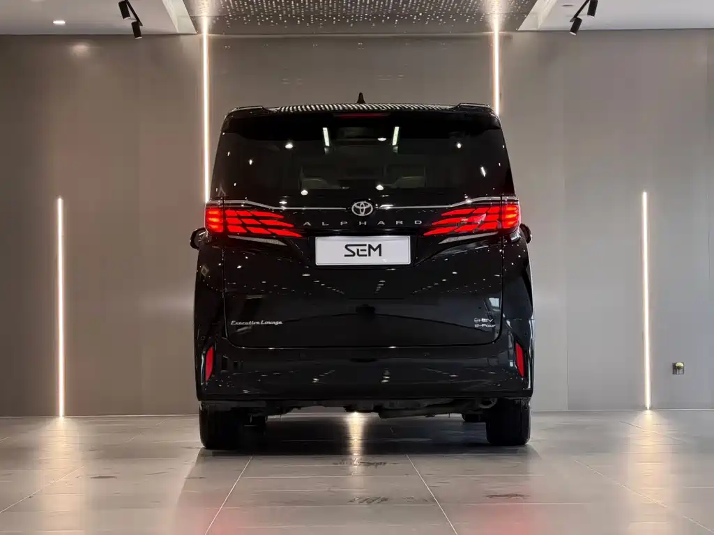 Toyota Alphard — миниатюра 9