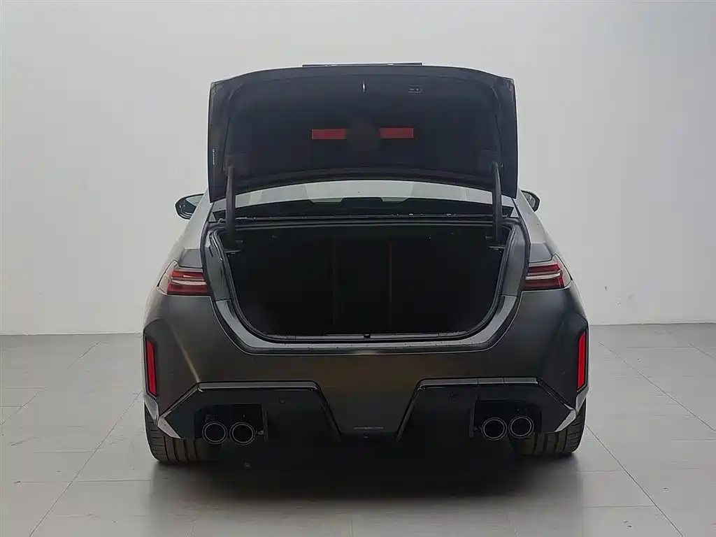 BMW M5 2025 M5