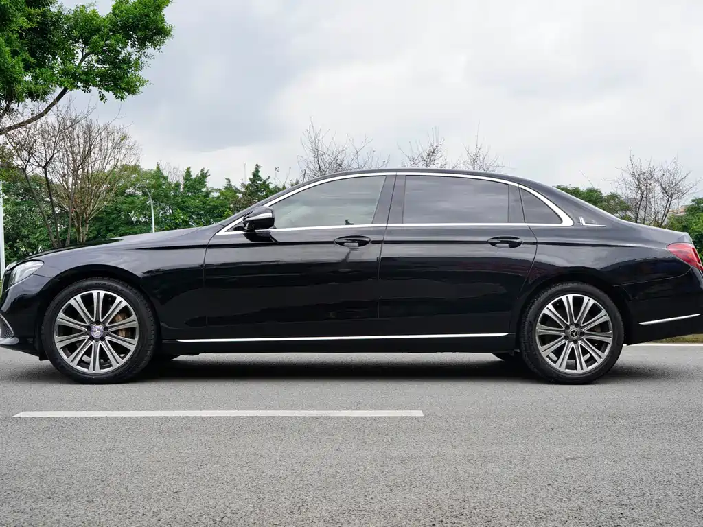 Mercedes-Benz E-Class — миниатюра 3