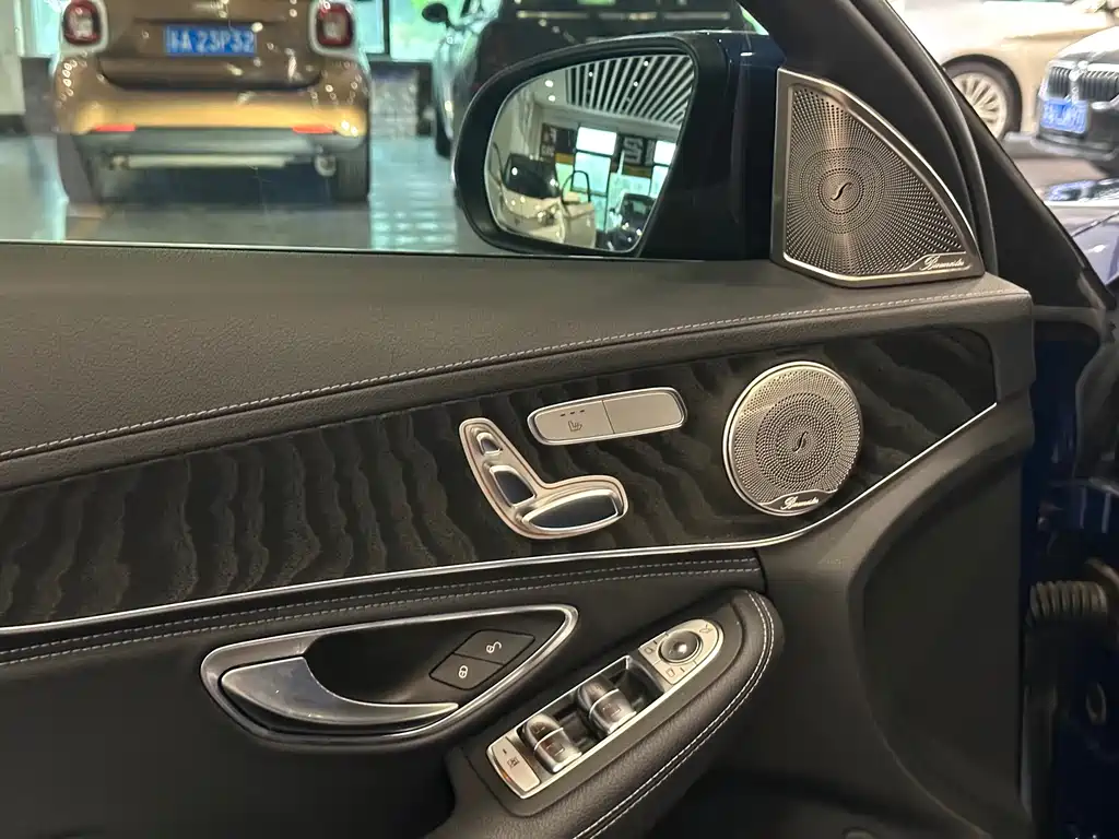Mercedes-Benz C-Class — миниатюра 6