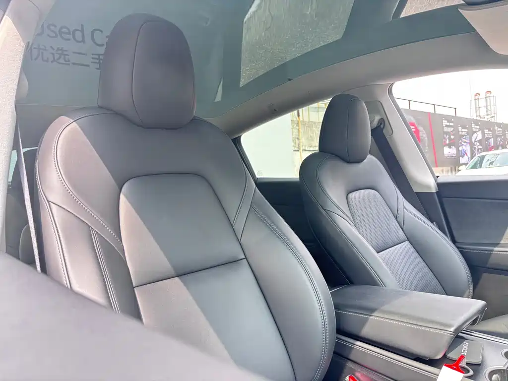 Tesla Model Y — миниатюра 21