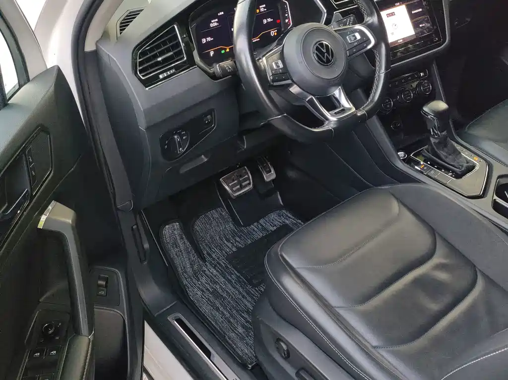 Volkswagen Tiguan L — миниатюра 10