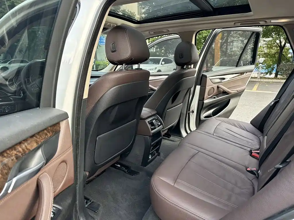 BMW X5 (Import) — миниатюра 13