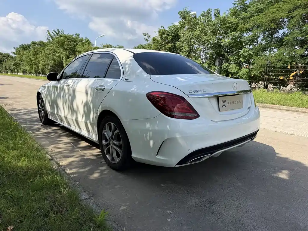 Mercedes-Benz C-Class — миниатюра 16