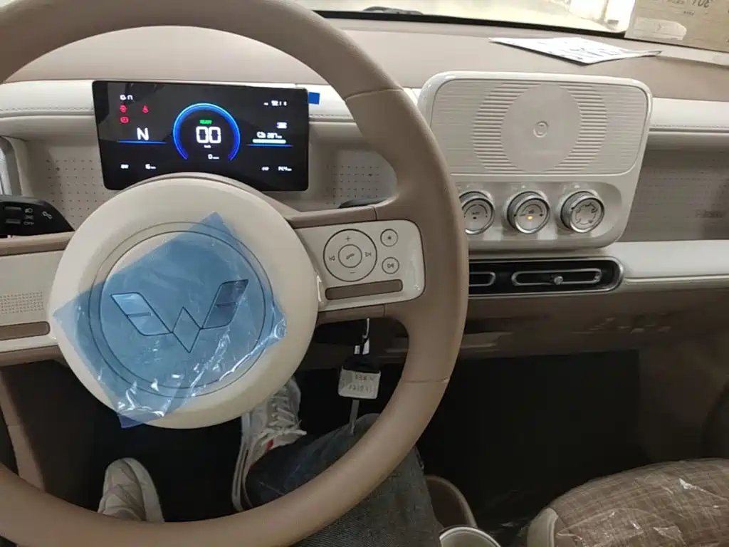 Wuling MINIEV — миниатюра 10
