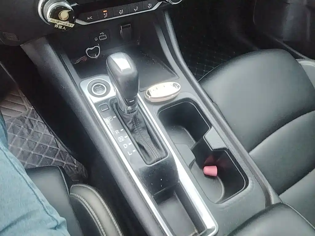 Nissan Sylphy 2020 1.6L XL CVT Enjoy