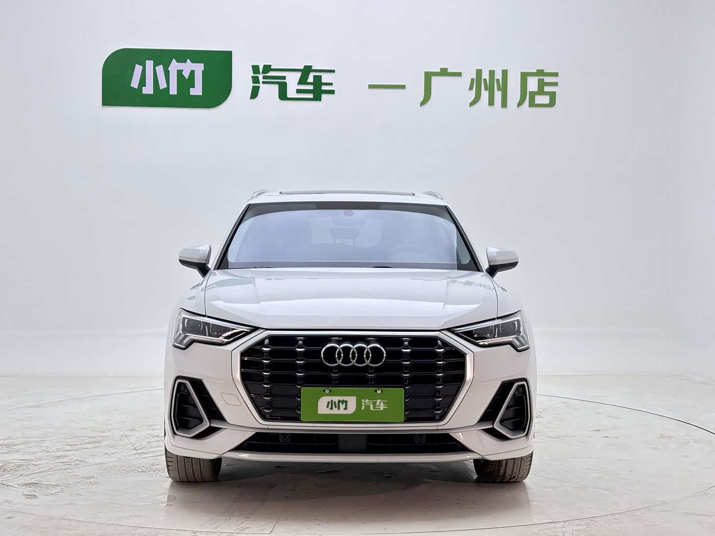 Audi Q3 1.4 л 2022 г. Белый, пробег 17000 км