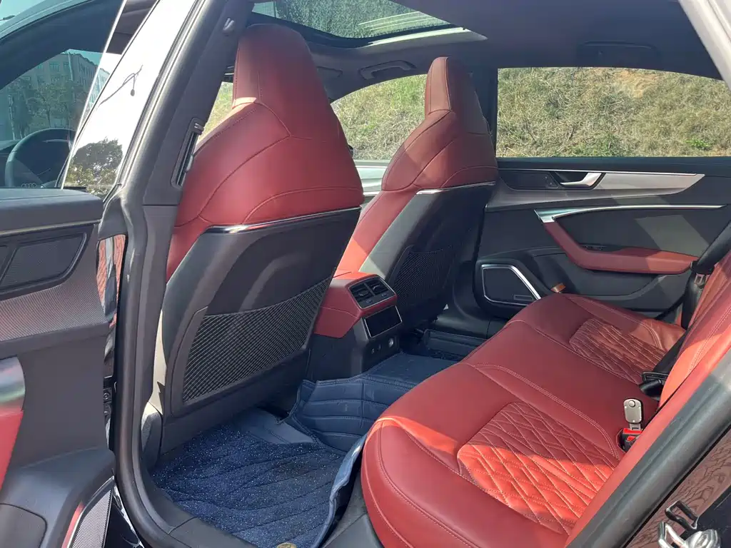 Audi A7L 2024 45 TFSI quattro S-line