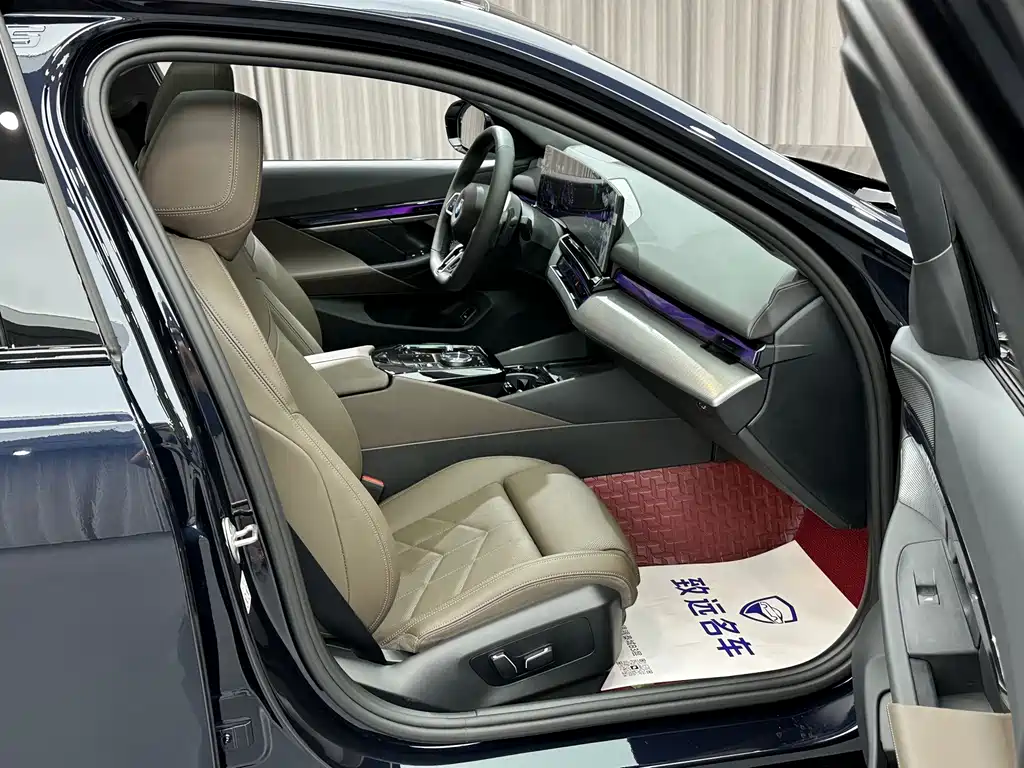 BMW 5 Series (Import) — миниатюра 28