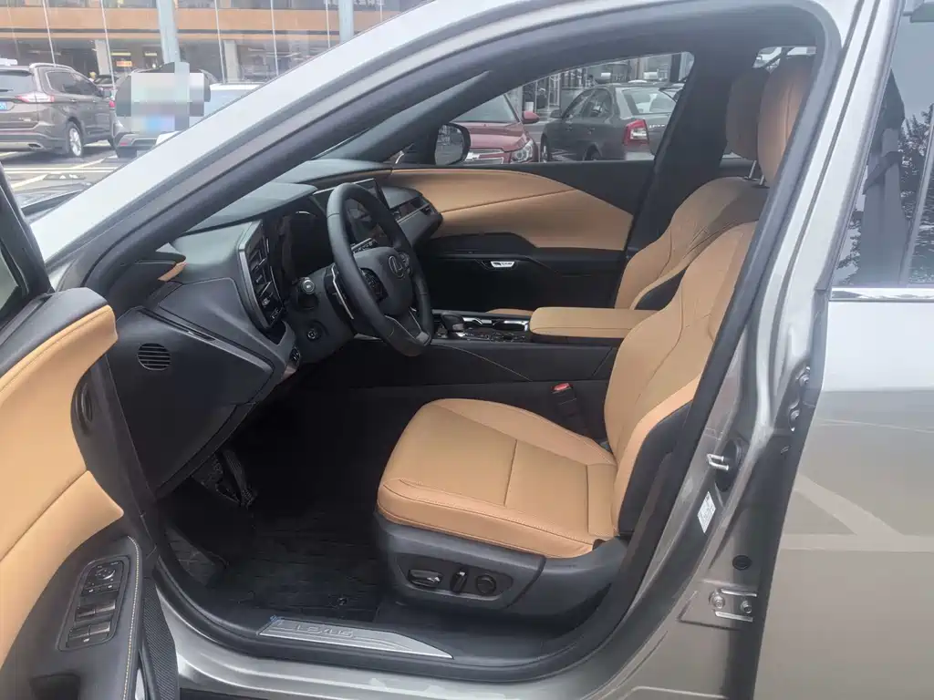 Lexus RX 2025 300