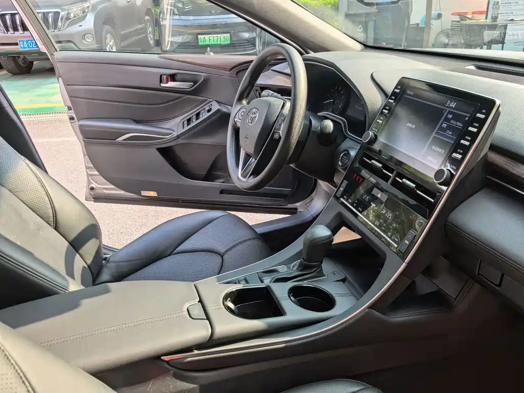 Toyota Avalon — миниатюра 12
