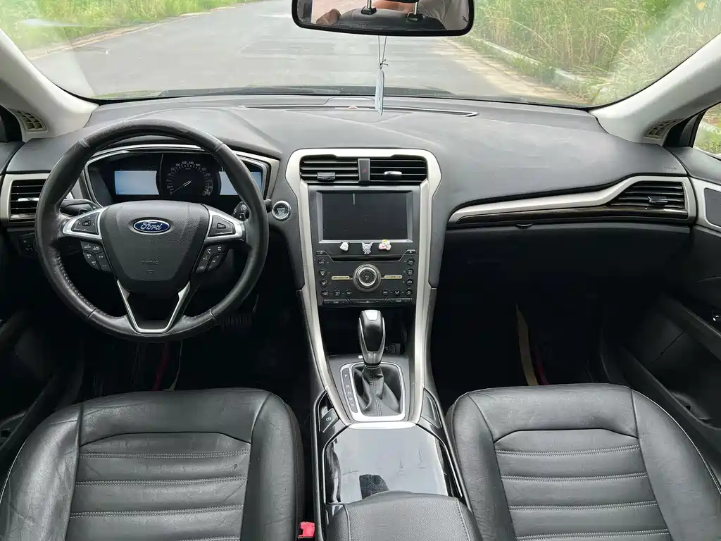 Ford Mondeo — миниатюра 6