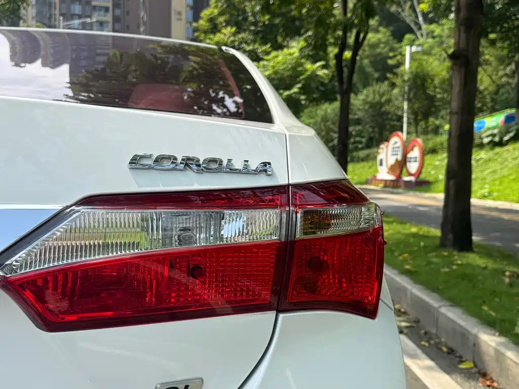 Toyota Corolla — миниатюра 12