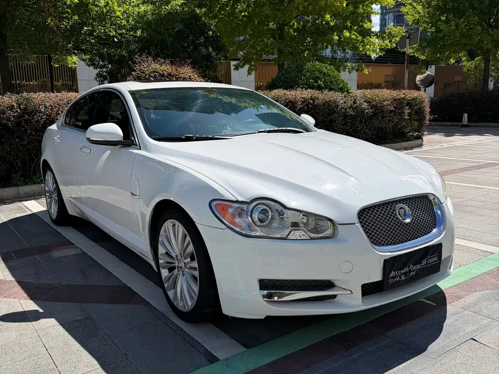 Jaguar XF — миниатюра 3