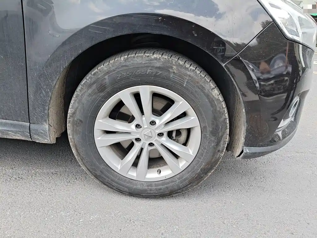 Borgward BX7 — миниатюра 8