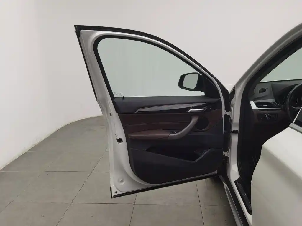 BMW X1 — миниатюра 8