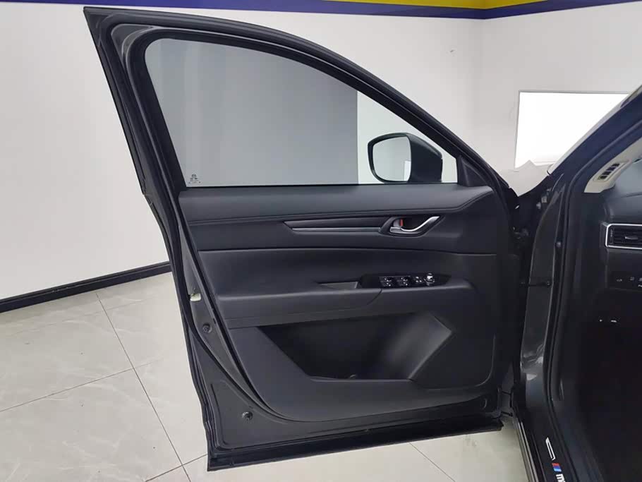 Mazda CX-5 2.0 л 2021 г. Серебристо-серый, пробег 44700 км
