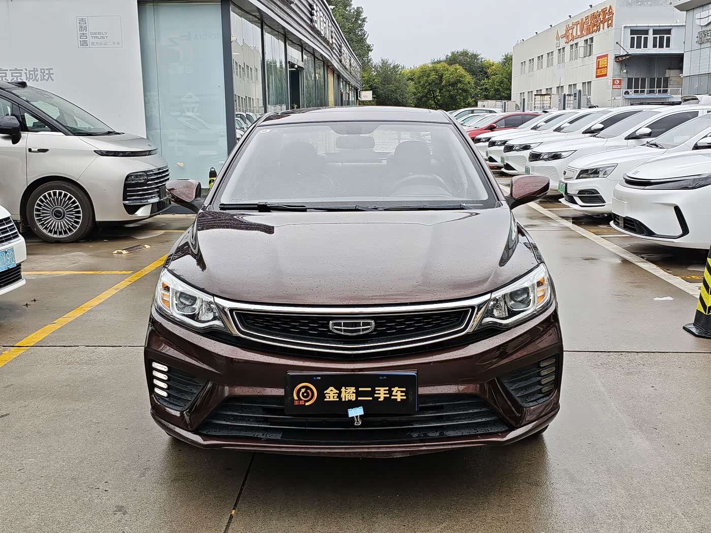 Geely Vision 1.5 л 2021 г. красный/фиолетовый, пробег 8300 км