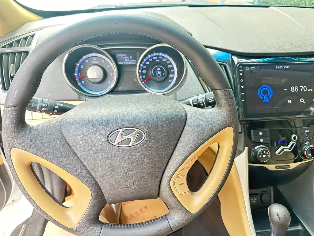 Hyundai Sonata — миниатюра 10