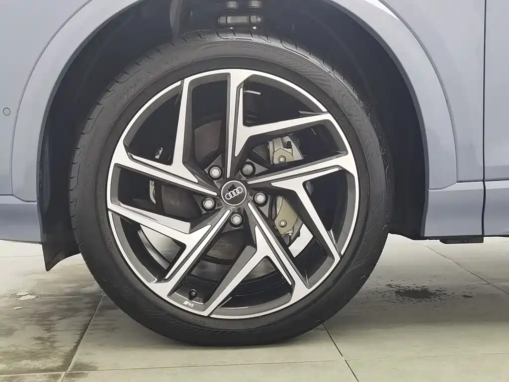 Audi Q6L e-tron — миниатюра 17