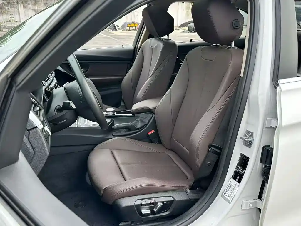 BMW 3 Series — миниатюра 11