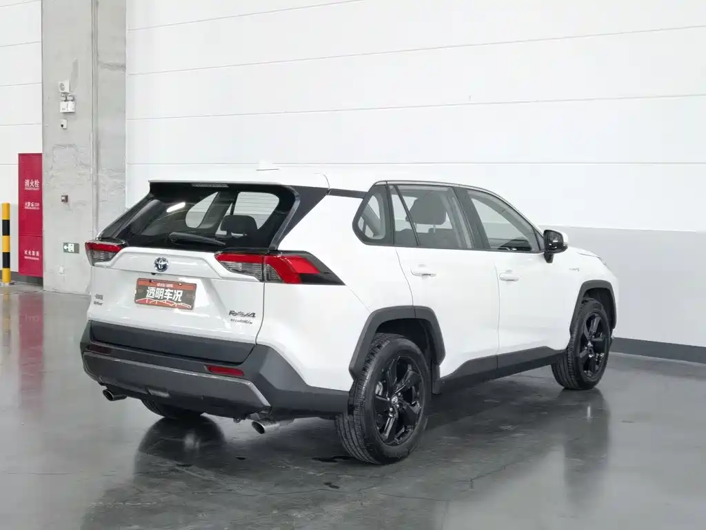 Toyota RAV4 — миниатюра 2