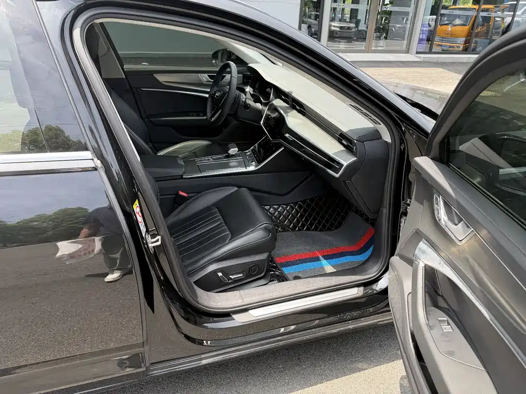 Audi A6L 2026 45 TFSI quattro