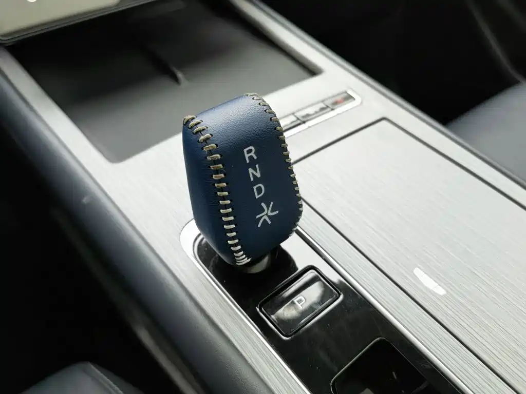 Geely Boyue L — миниатюра 13