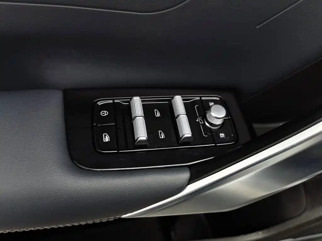 Geely Boyue L — миниатюра 9