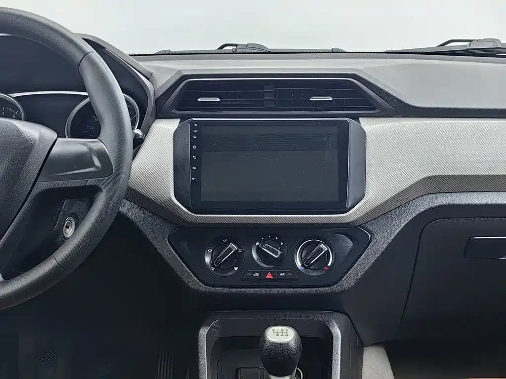 Wuling Hongguang — миниатюра 12