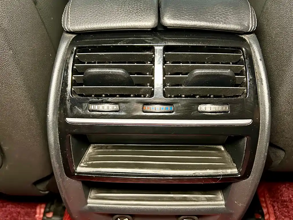 BMW 5 Series — миниатюра 30