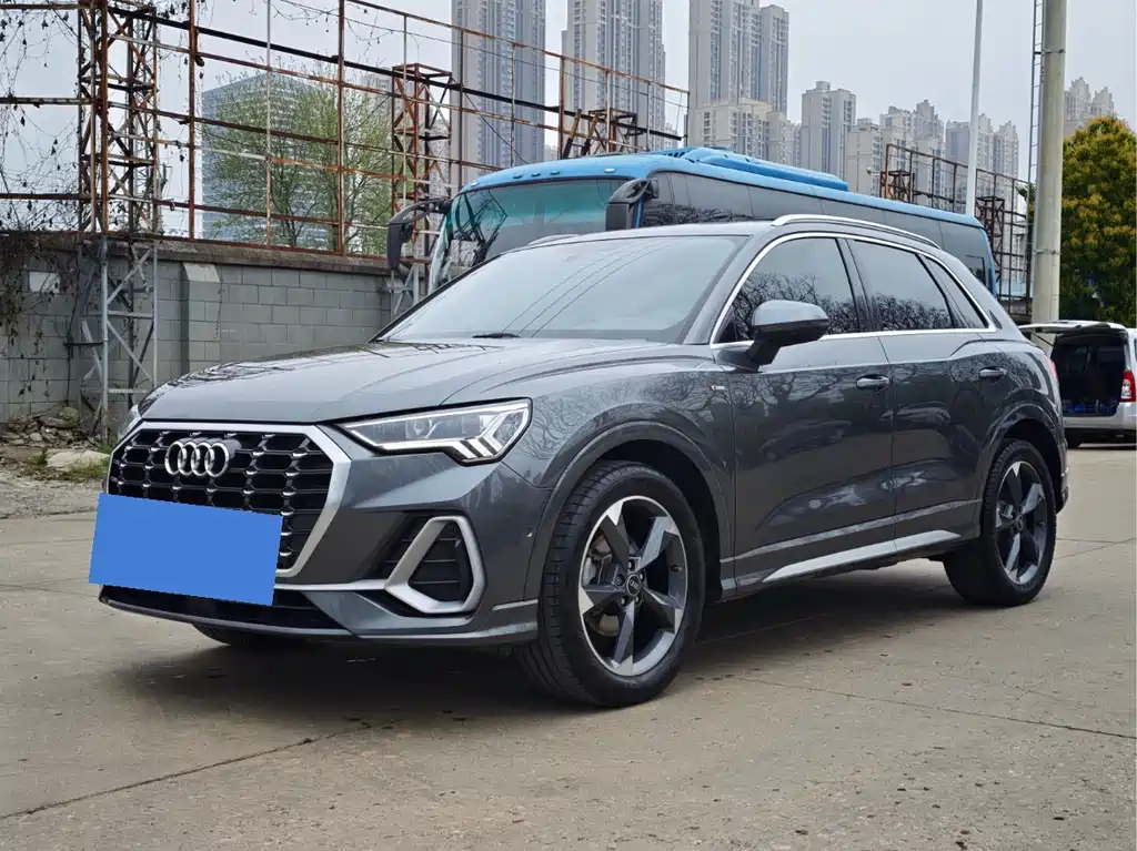Купить Audi Q3