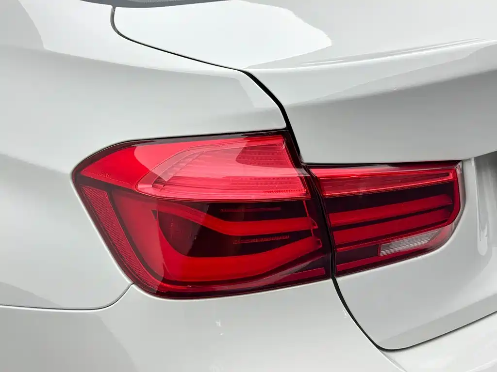 BMW 3 Series — миниатюра 19