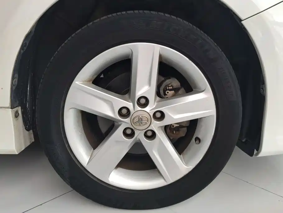 Toyota Camry — миниатюра 6
