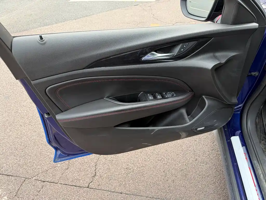Buick Regal — миниатюра 6
