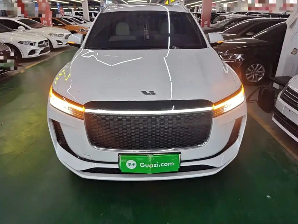 Li Auto ONE 2020 6 мест