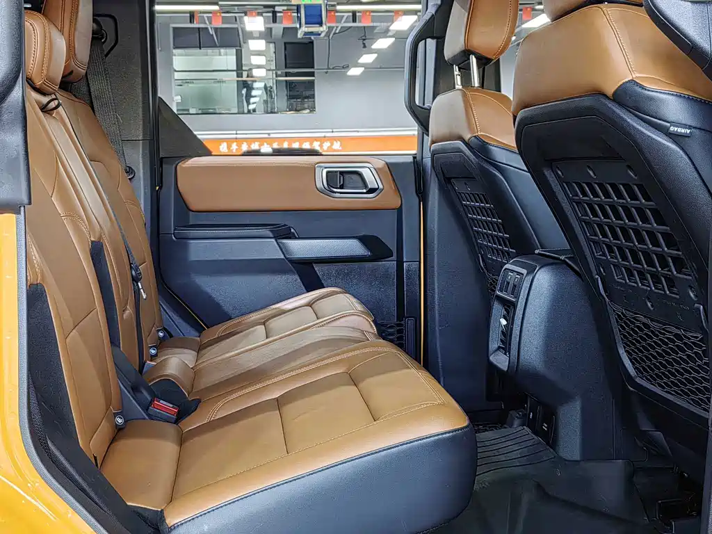 Ford Bronco — миниатюра 21