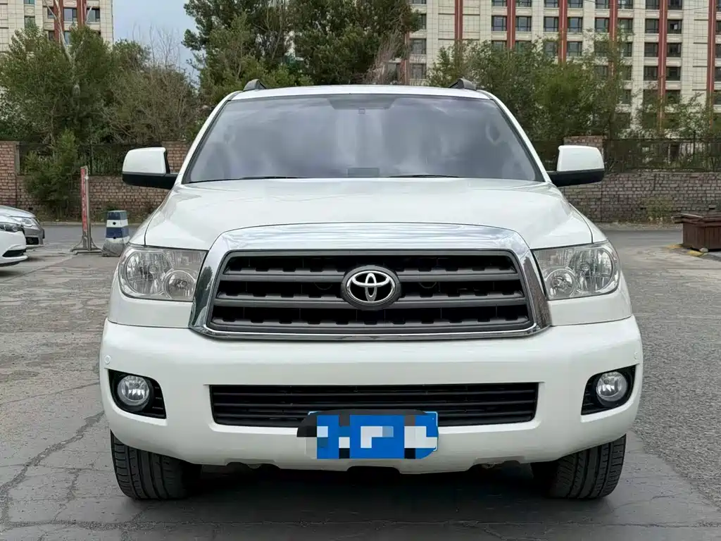 Toyota Sequoia 2015 5.7L