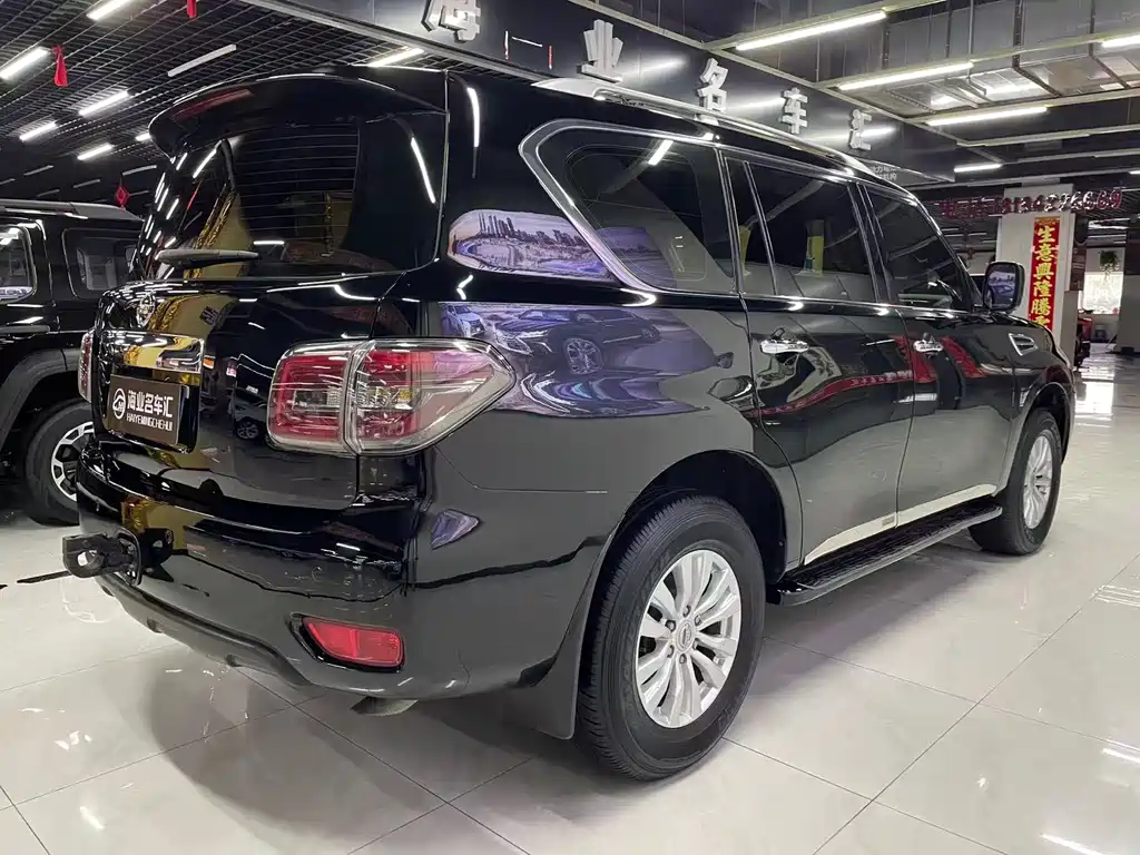 Nissan Patrol — миниатюра 6